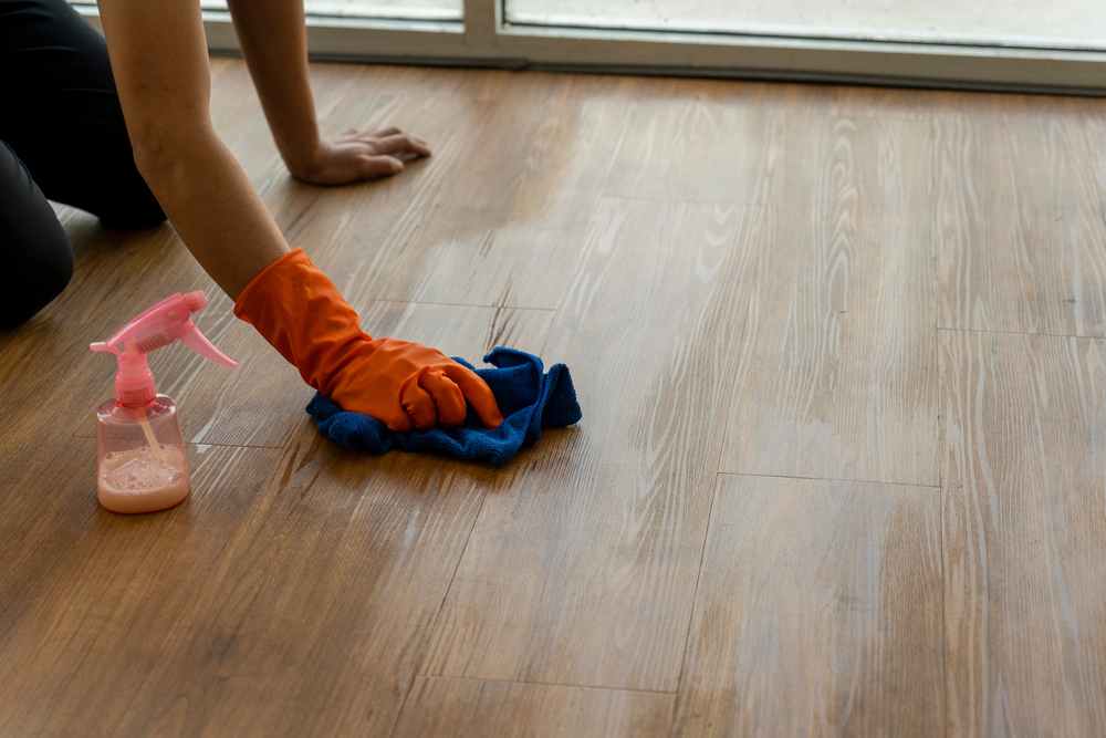 DIY Floor Cleaners (Hardwood, Laminate, & Vinyl) - Clean My Space